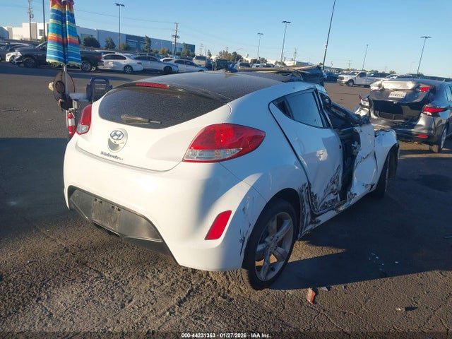 KMHTC6ADXEU185260 Hyundai Veloster Base W/gray