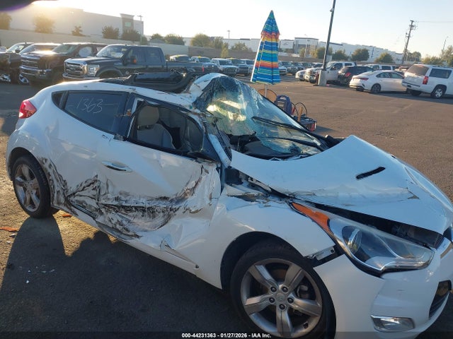 KMHTC6ADXEU185260 Hyundai Veloster Base W/gray