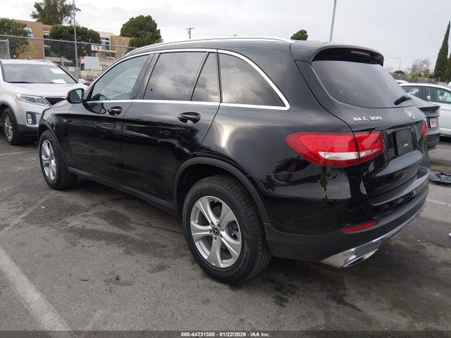 2017 MERCEDES-BENZ GLC 300 WDC0G4JB7HV011914 Photo 2