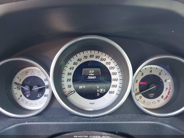 2015 Mercedes-benz E 350 მანქანა იყიდება აუქციონზე, vin: WDDHF5KB0FB145880, აუქციონის ნომერი: 44231386