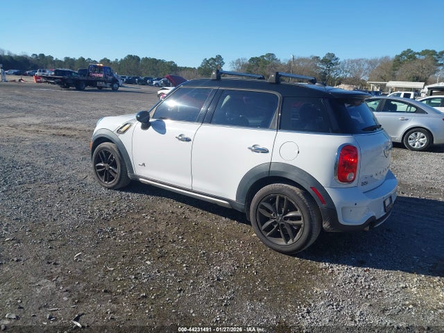 2016 MINI COUNTRYMAN WMWZC5C58GWU03876 Photo 2