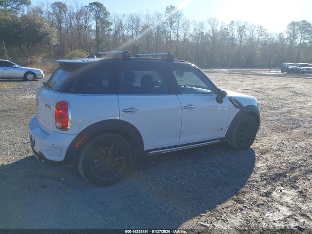 2016 MINI COUNTRYMAN WMWZC5C58GWU03876 Photo 3