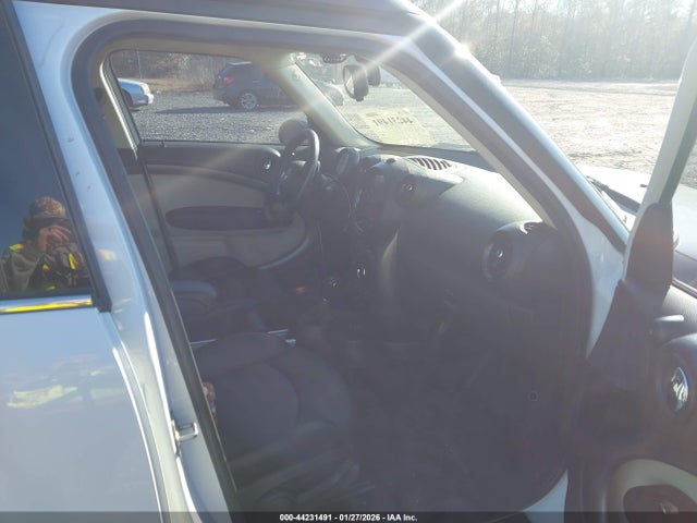 2016 MINI COUNTRYMAN WMWZC5C58GWU03876 Photo 4