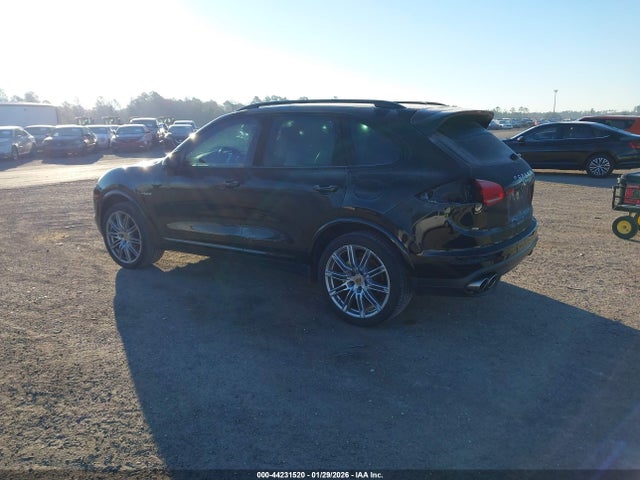 2017 PORSCHE CAYENNE E-HYBRID WP1AE2A28HLA70646 Photo 2
