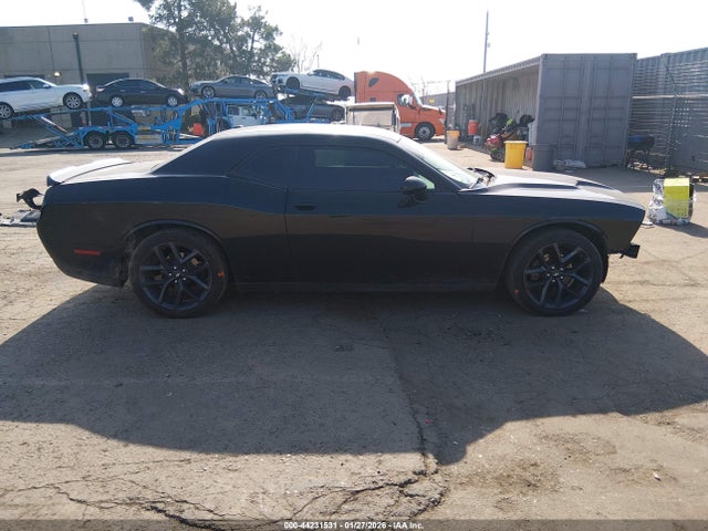 2C3CDZAGXKH638034 Dodge Challenger Sxt