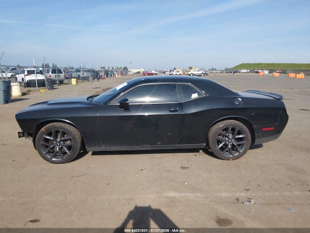 2C3CDZAGXKH638034 Dodge Challenger Sxt