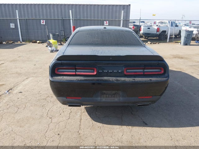 2C3CDZAGXKH638034 Dodge Challenger Sxt