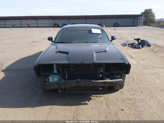 2C3CDZAGXKH638034 Dodge Challenger Sxt
