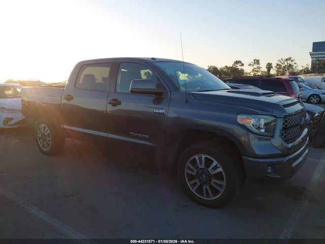 5TFDY5F16JX730222 Toyota Tundra Sr5 5.7l V8