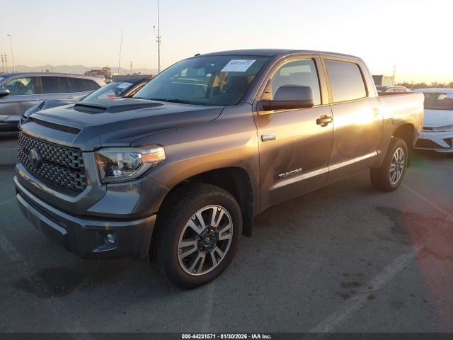 5TFDY5F16JX730222 Toyota Tundra Sr5 5.7l V8