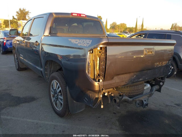 5TFDY5F16JX730222 Toyota Tundra Sr5 5.7l V8
