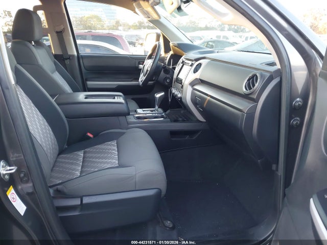 5TFDY5F16JX730222 Toyota Tundra Sr5 5.7l V8