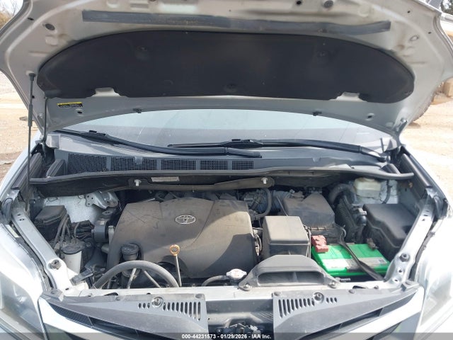 2019 TOYOTA SIENNA 5TDYZ3DC6KS995527 Photo 9
