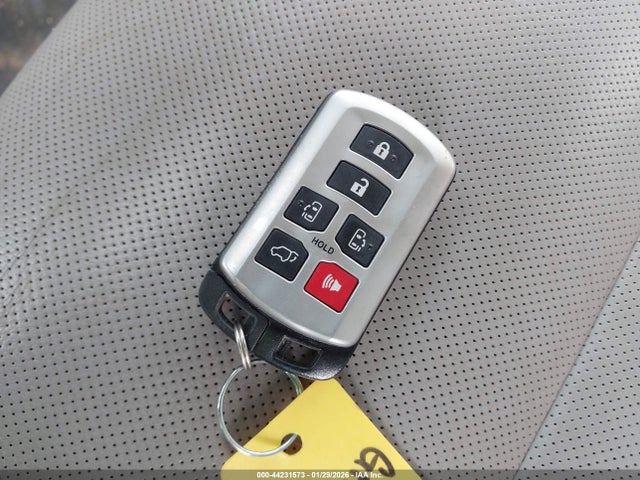 2019 TOYOTA SIENNA 5TDYZ3DC6KS995527 Photo 10