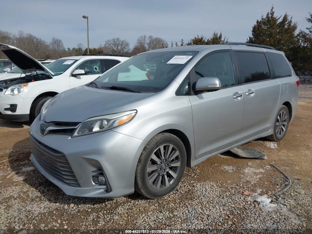 2019 TOYOTA SIENNA 5TDYZ3DC6KS995527 Photo 1