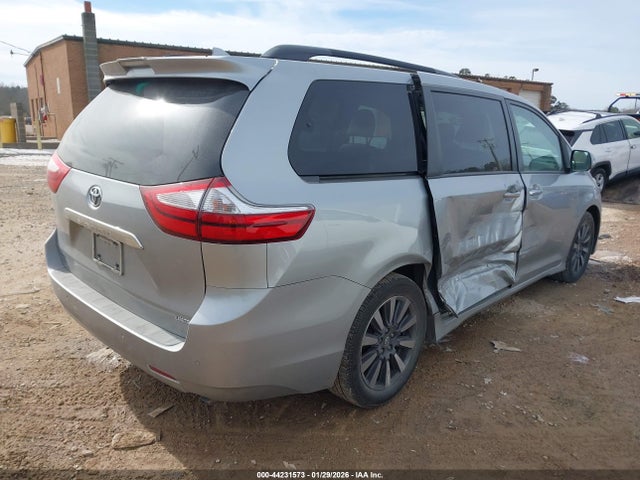 2019 TOYOTA SIENNA 5TDYZ3DC6KS995527 Photo 3