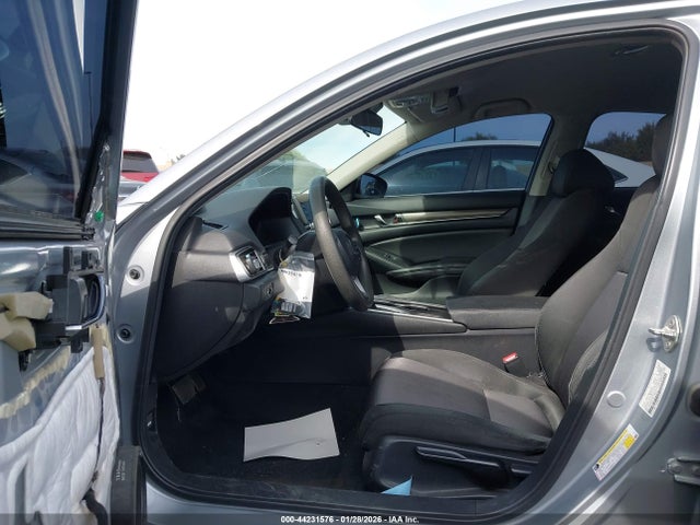 1HGCV1F17KA102107 Honda ACCORD LX