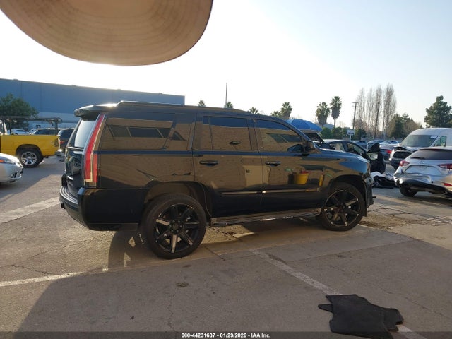 1GYS3BKJ9FR220303 Cadillac Escalade Luxury