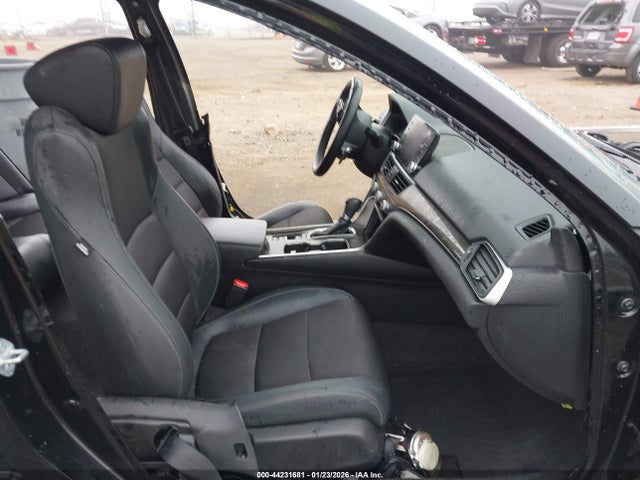 1HGCV1F33MA060748 Honda Accord Sport