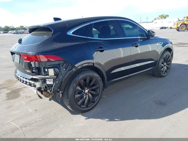 2018 JAGUAR E-PACE SADFP2FX4J1Z14371 Photo 3