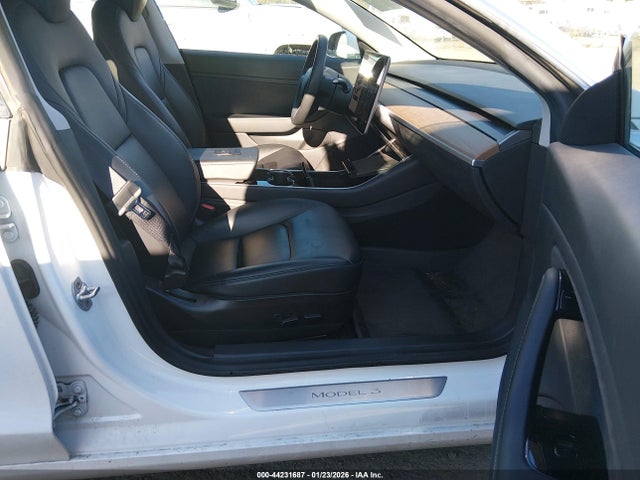 2019 TESLA MODEL 3 5YJ3E1EB3KF510801 Photo 4
