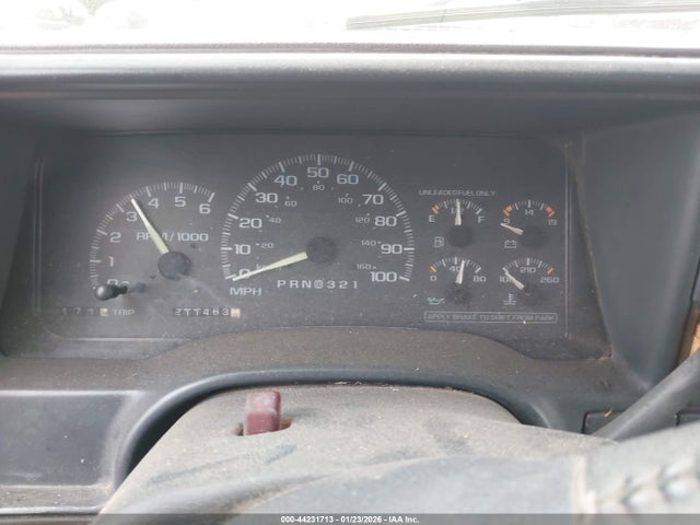 Aukcja sprzedaży 1998 Chevrolet C1500 Fleetside, vin: 1GCEC19R9WR126561, numer aukcji: 44231713