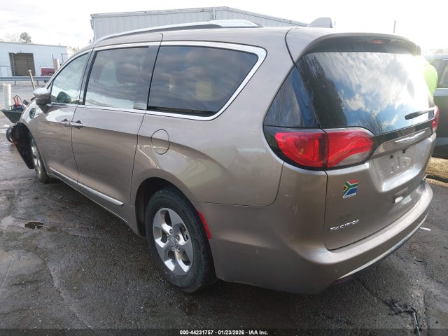 Aukcja sprzedaży 2018 Chrysler Pacifica Hybrid Limited, vin: 2C4RC1N73JR213140, numer aukcji: 44231757