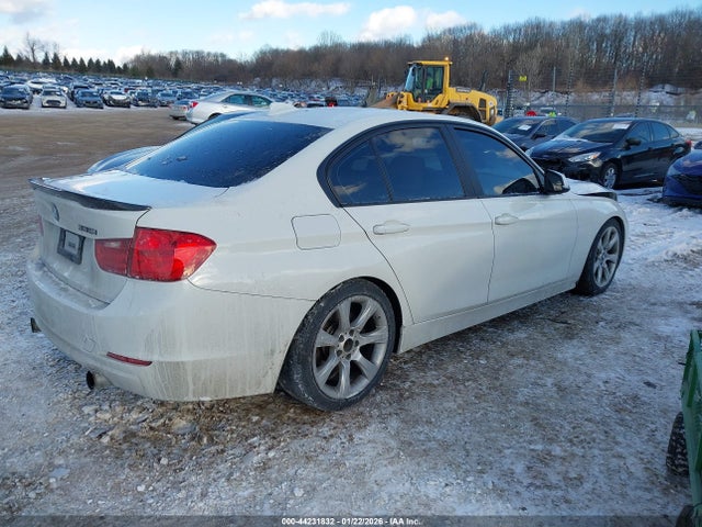 2012 BMW 335I WBA3A9C58CF269982 Photo 3
