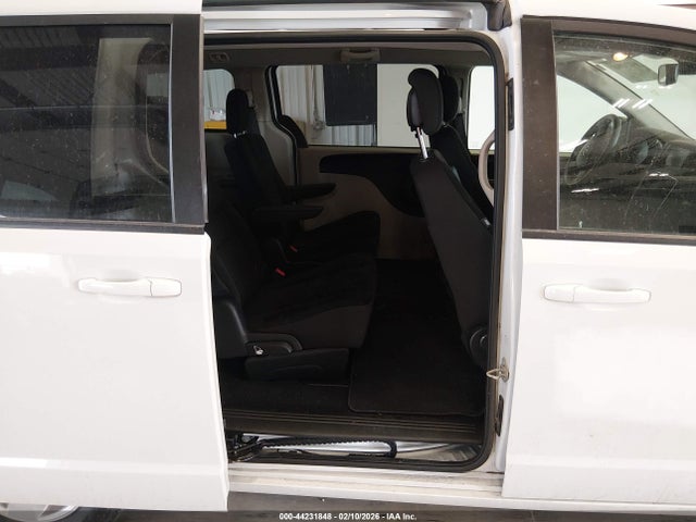 44231848 :رقم المزاد ، 2C4RDGBG8JR312606 vin ، 2018 Dodge Grand Caravan Se مزاد بيع