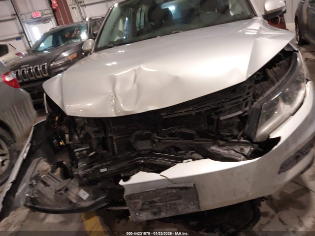 Продаж на аукціоні авто 2015 Volkswagen Tiguan S, vin: WVGBV7AX2FW525156, номер лоту: 44231878