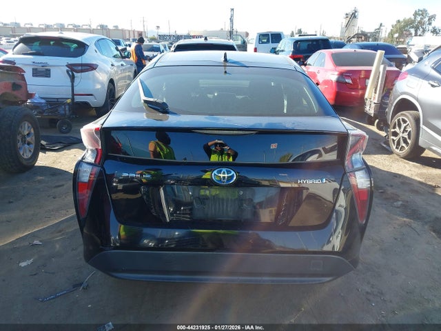Toyota Prius Two 2016 JTDKBRFU0G3010196 Image 16