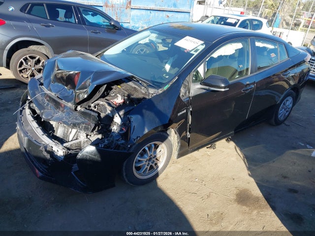 Toyota Prius Two 2016 JTDKBRFU0G3010196 Image 2