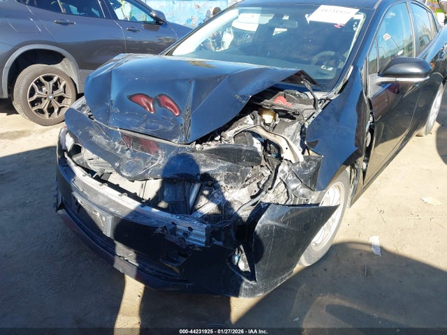 Toyota Prius Two 2016 JTDKBRFU0G3010196 Image 6