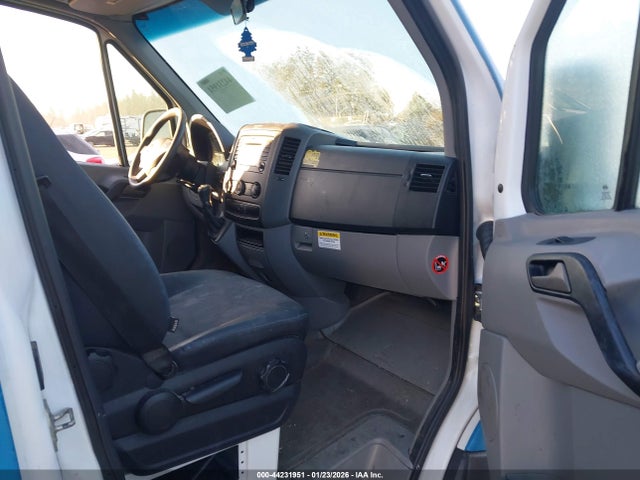 Mercedes-Benz Sprinter 2500 Normal Roof 2016 WD3PE7DD7GP224092 Image 5