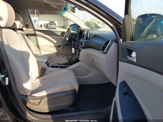 KM8J23A44MU400638 Hyundai TUCSON SE