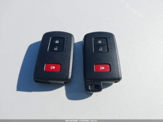JTDZN3EU3HJ059099 Toyota Prius V Two