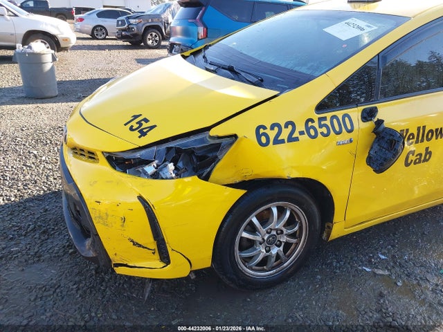 JTDZN3EU3HJ059099 Toyota Prius V Two