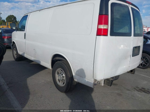 2013 CHEVROLET EXPRESS 2500 1GCWGFBA1D1132683 Photo 2