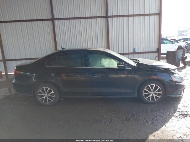 44232120 :رقم المزاد ، 3VWDB7AJ7HM411400 vin ، 2017 Volkswagen Jetta 1.4t Se مزاد بيع