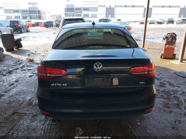44232120 :رقم المزاد ، 3VWDB7AJ7HM411400 vin ، 2017 Volkswagen Jetta 1.4t Se مزاد بيع