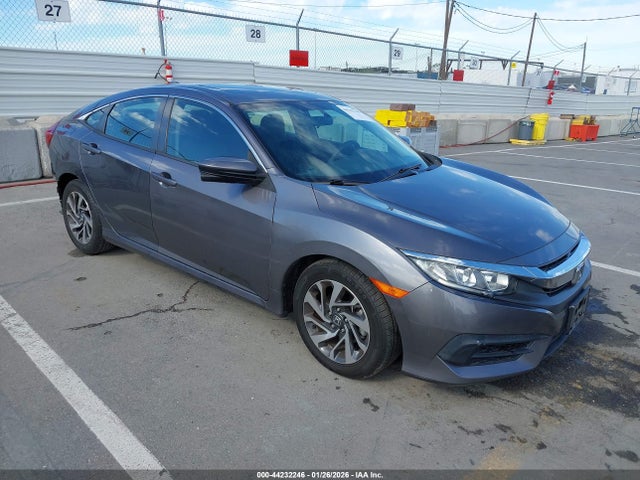 Honda CIVIC EX 2017 2HGFC2F74HH558850 головне зображення