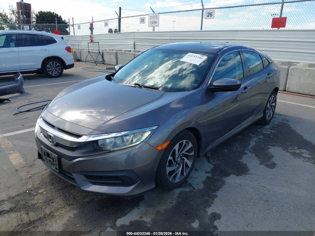 Honda CIVIC EX 2017 2HGFC2F74HH558850 Image 2
