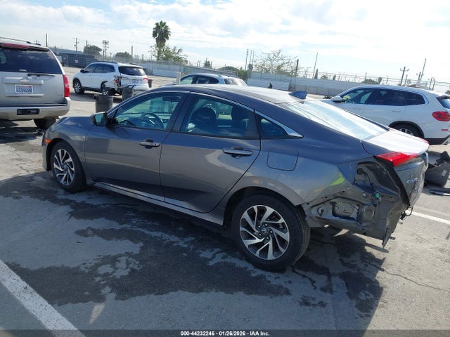Honda CIVIC EX 2017 2HGFC2F74HH558850 Image 3