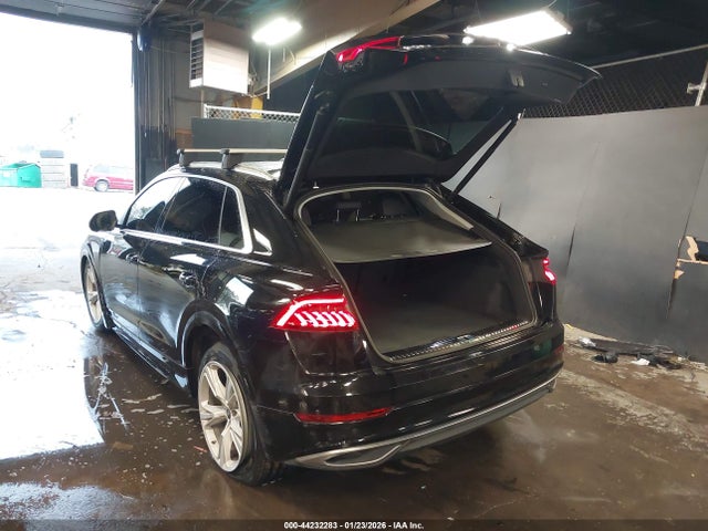 2022 AUDI Q8 WA1BVBF1XND023706 Photo 2