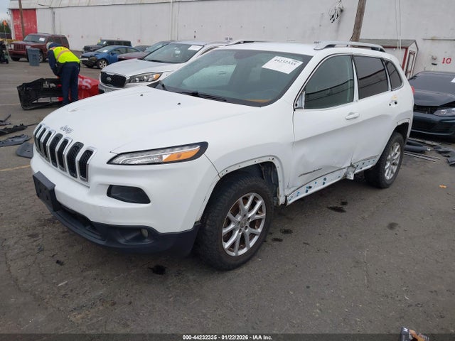 Jeep Cherokee Latitude 2015 1C4PJMCS3FW653248 Image 2