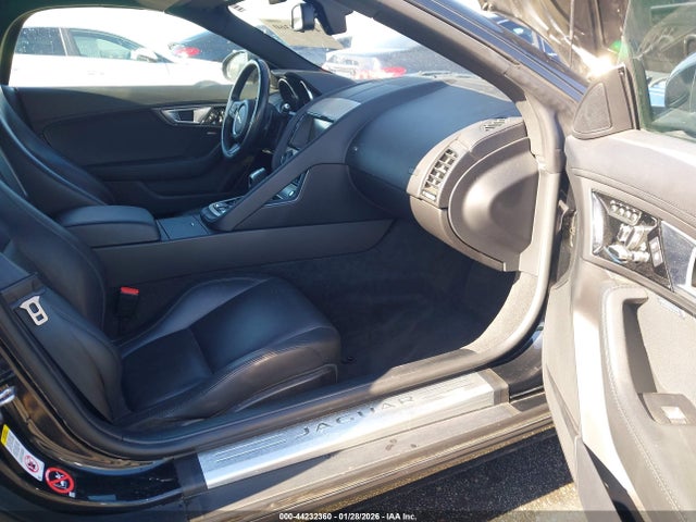2017 JAGUAR F-TYPE SAJWA6ET4H8K40454 Photo 4