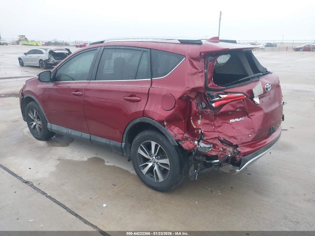 2T3WFREV1JW431316 Toyota Rav4 Xle