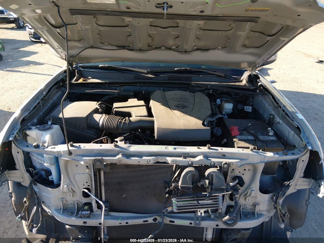 5TFRZ5CN2KX085600 Toyota Tacoma Sr5 V6