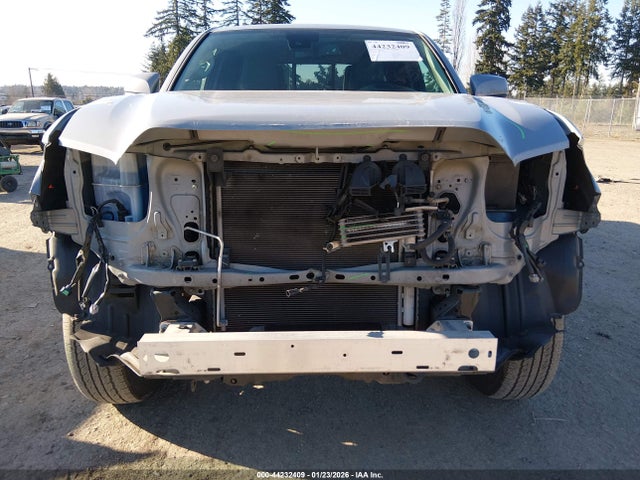 5TFRZ5CN2KX085600 Toyota Tacoma Sr5 V6