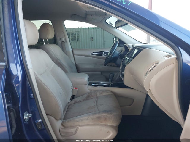 5N1DR2MN9JC605722 Nissan Pathfinder Sv